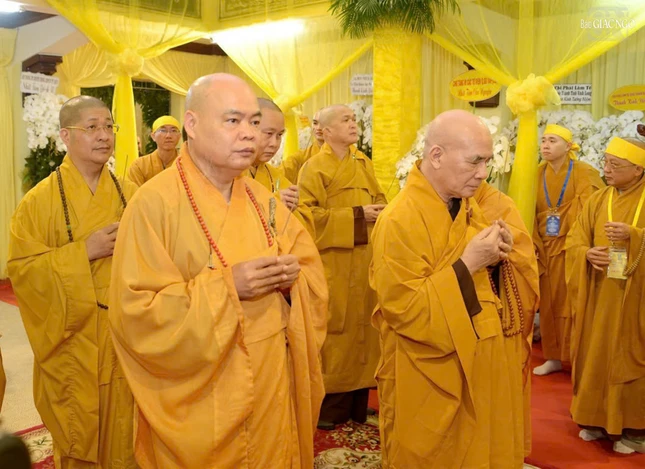 Chư tôn đức tổ đình Vĩnh Nghiêm tưởng niệm