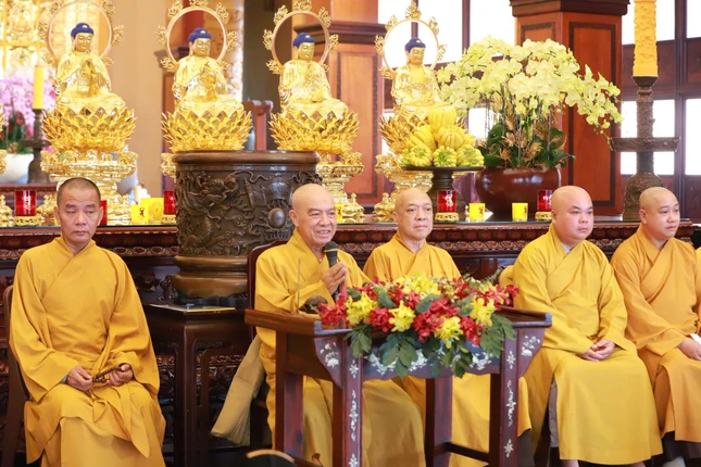 Hòa thượng Thích Nhựt Hỷ giảng pháp với chủ đề Xuân trong cửa thiền