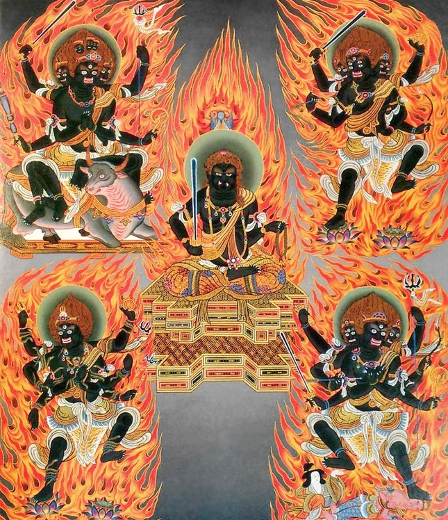 Ngũ Đại Minh vương, theo chiều kim đồng hồ từ tay phải trên là Kim Cương Dạ-xoa Minh vương/Vajrayaksa, Hàng Tam Thế Minh vương/Trailokyavijaya, Quan Trà Lợi Minh vương/Kundali, Đại Uy Đức Minh vương/Yamataka và Bất động Minh vương/Acala ở trung tâm