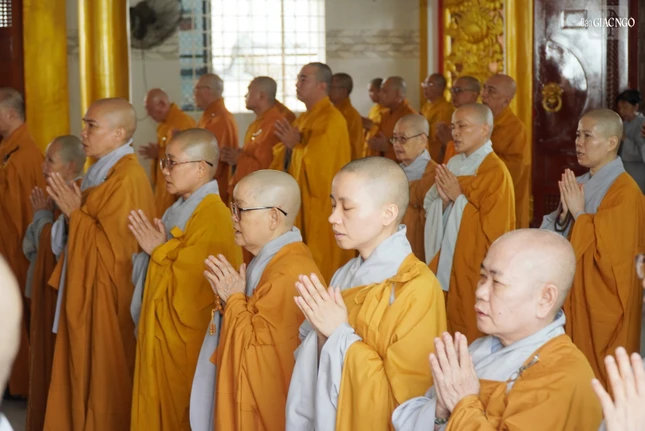 Kỳ Bố-tát tiếp theo ngày 16-2-Bính Ngọ của chư Tăng tại chùa Liên Hoa và chư Ni tại chùa Giác Tâm