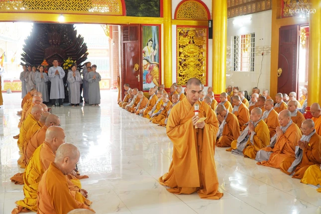 Tác bạch kiểm Tăng