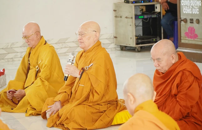 Hòa thượng Thích Giác Thuận thay lời chư tôn đức ban đạo từ chứng minh