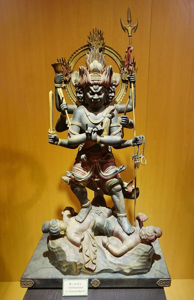 Hàng Tam Thế Minh vương/Trailokyavijaya tại chùa Răng Phật và bảo tàng (Phố người Hoa, Singapore)