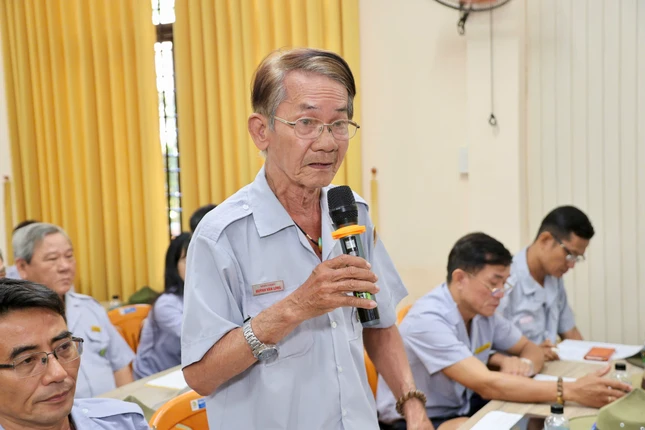 Huynh trưởng Minh Hạnh - Huỳnh Văn Long, Phó Phân ban kiêm Ủy viên Kiểm soát phụ trách khu vực I đóng góp ý kiến xây dựng Huynh trưởng Minh Hạnh - Huỳnh Văn Long, Phó Phân ban kiêm Ủy viên Kiểm soát phụ trách khu vực I đóng góp ý kiến xây dựng