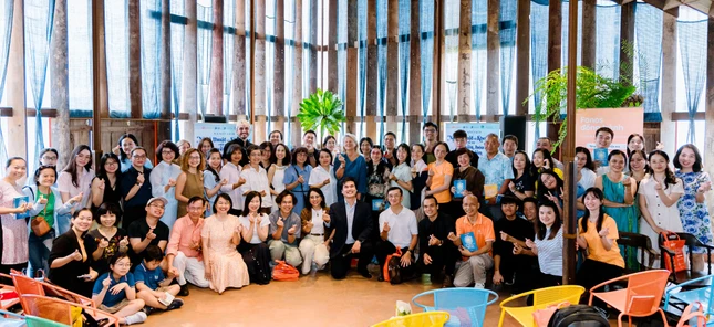 Ra mắt sách diễn ra sáng 28-3 - Ảnh: Thái Hà Ra mắt sách diễn ra sáng 28-3 - Ảnh: Thái Hà