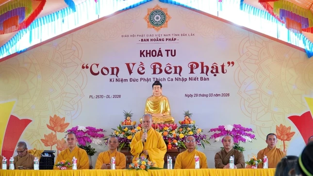 Đại đức Trưởng ban Trị sự GHPGVN tỉnh Đắk Lắk huấn từ bế mạc khóa tu