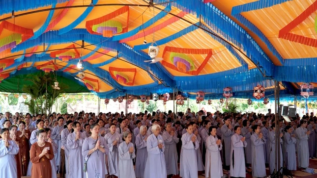 Hơn 600 Phật tử tham dự