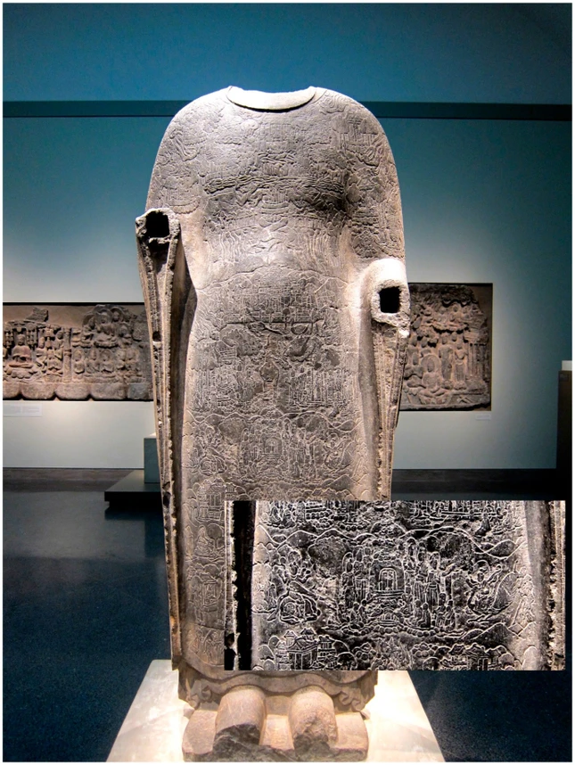 Tượng Đức Phật vũ trụ và chi tiết về Thần Skanda (cưỡi trên con công trong khung vuông), thời kỳ Bắc Tề, thế kỷ thứ VI, điêu khắc đá, phòng trưng bày Freer - Ảnh: Châu Thiên Thư