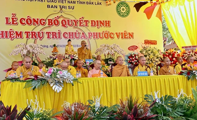 Hòa thượng Thích Châu Quang đạo từ chứng minh