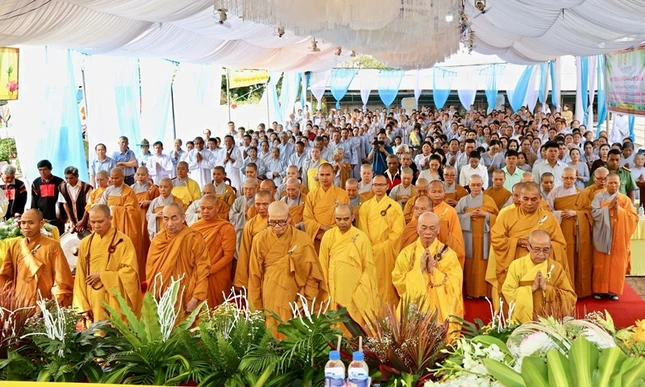 Chư tôn đức chứng minh