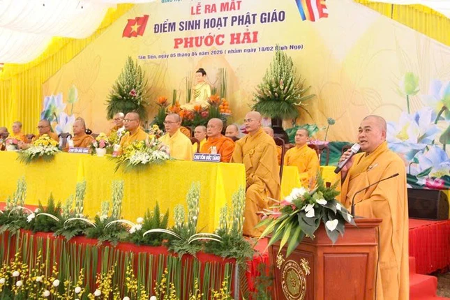 Đại đức Thích Minh Phương công bố công văn chấp thuận thành lập điểm sinh hoạt Phật giáo Phước Hải Đại đức Thích Minh Phương công bố công văn chấp thuận thành lập điểm sinh hoạt Phật giáo Phước Hải