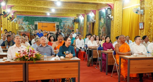 Buổi thăm, chúc Tết Chôl Chnăm Thmây tại chùa Candaransi