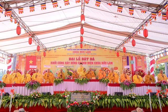 Niệm Phật cầu gia hộ