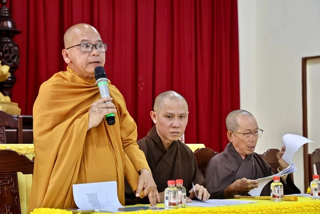 Thượng tọa Thích Giác Phổ trình bày dự thảo kế hoạch đại hội Thượng tọa Thích Giác Phổ trình bày dự thảo kế hoạch đại hội