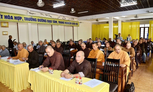 Chư tôn đức tham dự Chư tôn đức tham dự