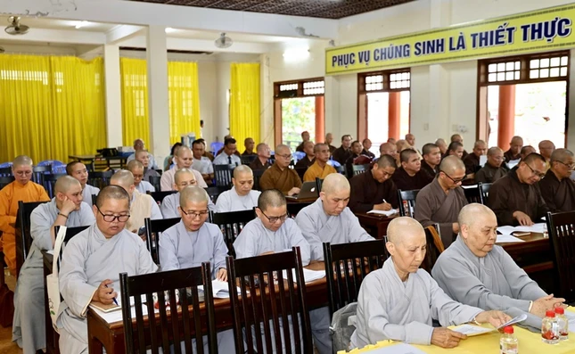 Chư Ni tham dự Chư Ni tham dự