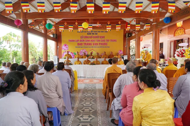 Trang nghiêm Lễ công bố quyết định thành lập điểm sinh hoạt tôn giáo tập trung đạo tràng Vạn Phước Trang nghiêm Lễ công bố quyết định thành lập điểm sinh hoạt tôn giáo tập trung đạo tràng Vạn Phước
