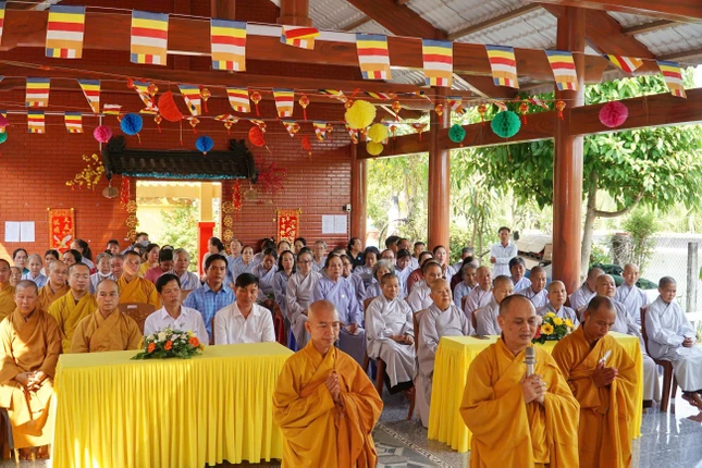 Thượng tọa Thích Thiện Chơn dâng lời phát nguyện Thượng tọa Thích Thiện Chơn dâng lời phát nguyện