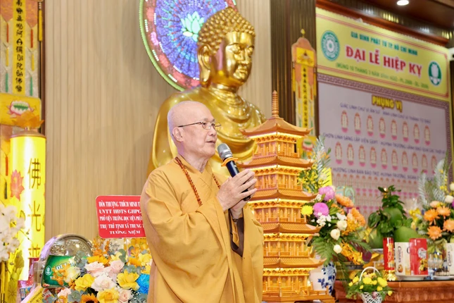 Hòa thượng Thích Chơn Không sách tấn các huynh trưởng, đoàn sinh