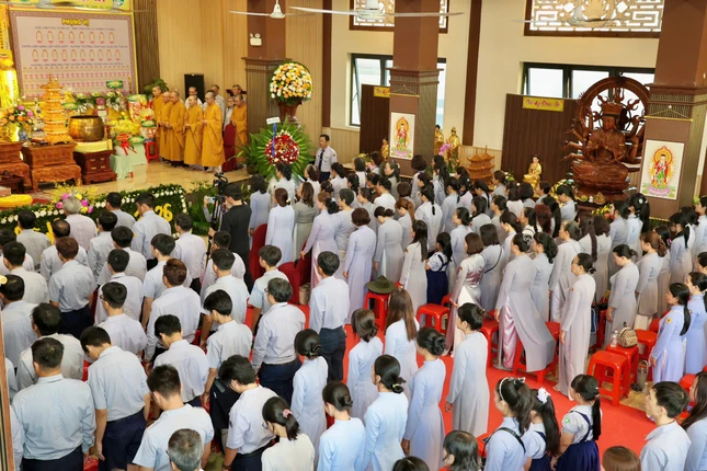 Quang cảnh buổi lễ