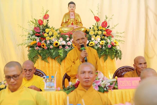 Hòa thượng Thích Đồng Tiến ban đạo từ