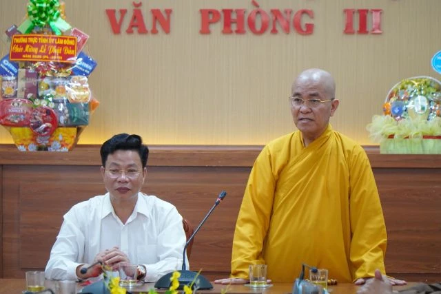 Thượng tọa Thích Quảng Hiền phát biểu cảm ơn
