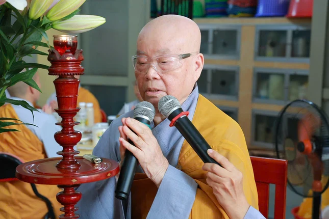 Ni trưởng Thích nữ Như Xuân ôn lại hành trạng và đạo nghiệp của cố Ni trưởng Thích nữ Trí Hải Ni trưởng Thích nữ Như Xuân ôn lại hành trạng và đạo nghiệp của cố Ni trưởng Thích nữ Trí Hải