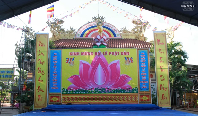 Lễ đài Phật đản tại chùa Bảo Quang