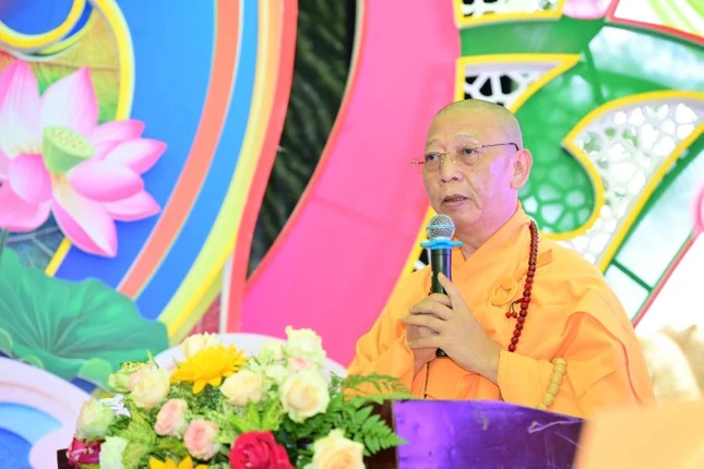 Thượng tọa Thích Quảng Tuấn cung tuyên Thông điệp Đại lễ Phật đản