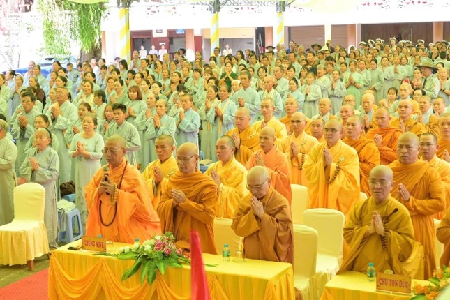 Niệm Phật cầu gia hộ