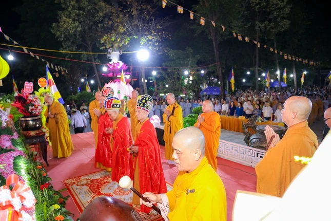 Niêm hương bạch Phật Niêm hương bạch Phật