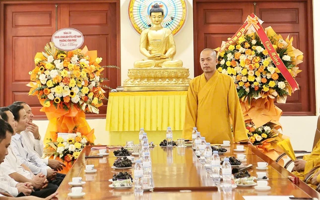 Thượng tọa Thích Thanh Lâm bày tỏ niềm hoan hỷ và trân trọng cảm ơn sự quan tâm của lãnh đạo chính quyền tỉnh đối với các hoạt động Phật sự của Phật giáo tỉnh Phú Thọ