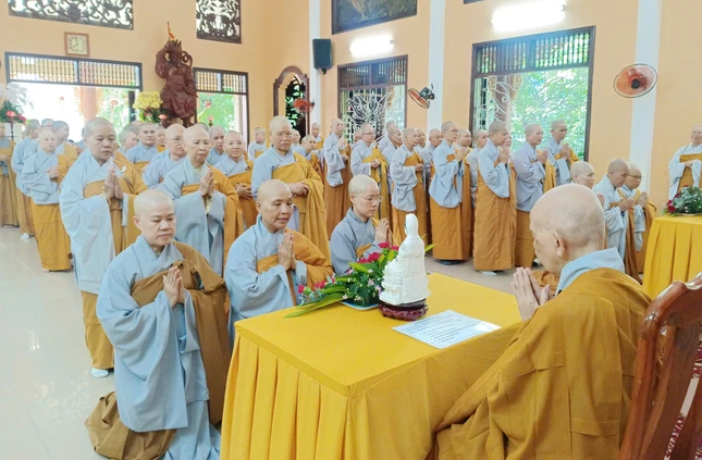 Chư hành giả Ni tác pháp thọ an cư
