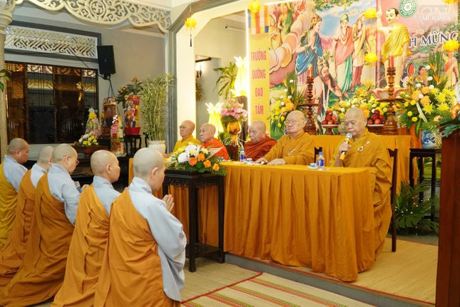 Hòa thượng Thích Nhật Lang chứng minh