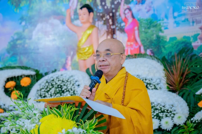 Thượng tọa Thích Minh Thanh tuyên đọc Diễn văn Phật đản Phật lịch 2570