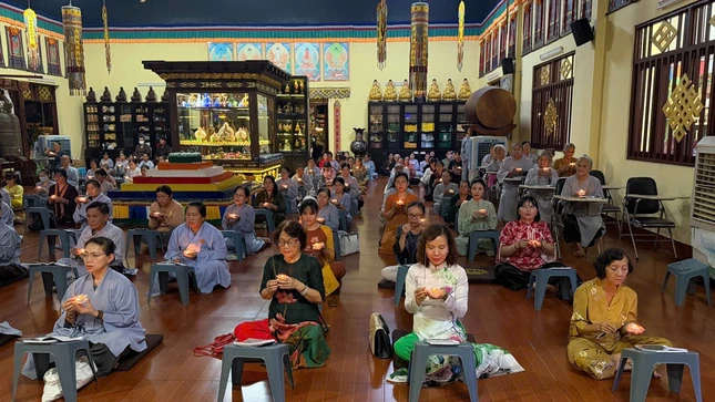 Đêm hoa đăng