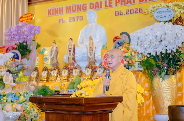 Hòa thượng Thích Huệ Thông tuyên đọc Thông điệp Phật đản Phật lịch 2570 của Đức Pháp chủ GHPGVN