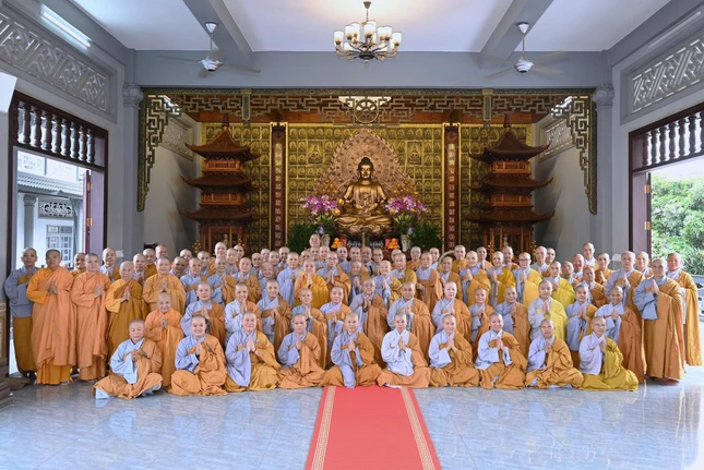 Sau lễ khai hạ, chư Tăng cử hành Lễ tác pháp đối thú an cư tại chùa Liên Trì; chư Ni tổ chức Lễ tác pháp An cư kiết hạ tại chùa Vạn Phước