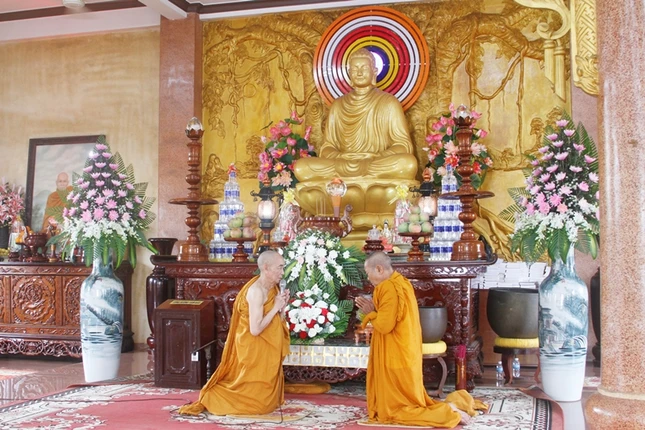 Chư tôn đức giáo phẩm hệ phái Khất sĩ đối thú an cư tại tịnh xá Ngọc Quang Chư tôn đức giáo phẩm hệ phái Khất sĩ đối thú an cư tại tịnh xá Ngọc Quang