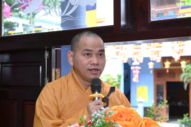 Thượng tọa Thích Thiện Thông phát biểu khai mạc