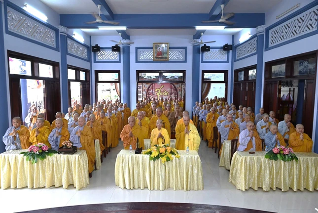 Sau khóa lễ khai hạ, chư tôn đức về các trú xứ tác pháp an cư