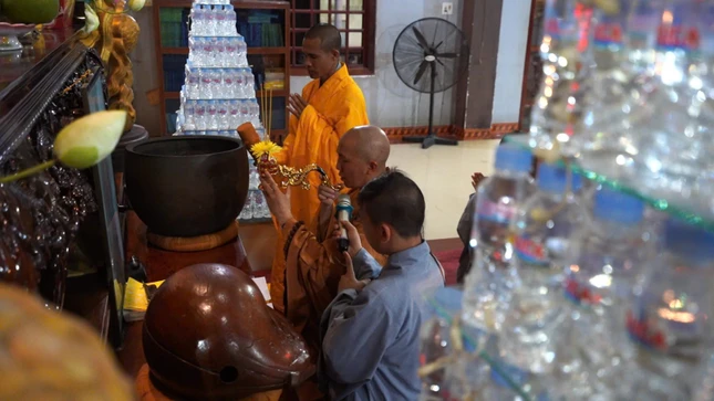 Chư tôn đức trang nghiêm khóa lễ