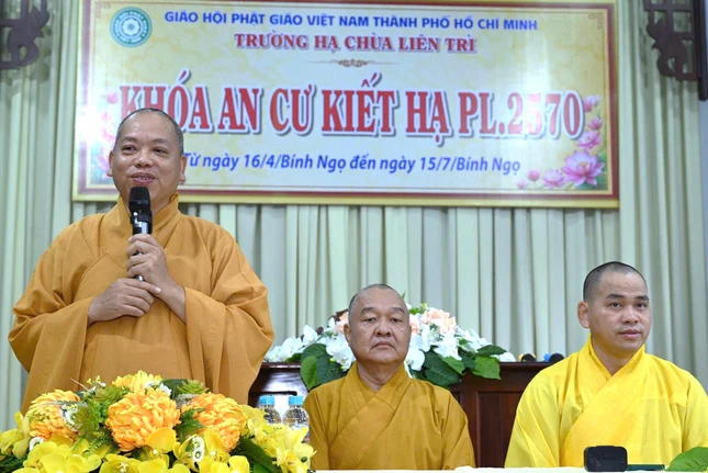Chư tôn đức chia sẻ kinh nghiệm tu học