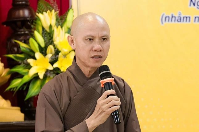 Đại đức Thích Nguyên Minh chủ trì phiên họp Đại đức Thích Nguyên Minh chủ trì phiên họp