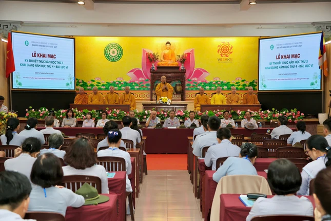 Thượng tọa Thích Phước Nguyên ban đạo từ chứng minh Thượng tọa Thích Phước Nguyên ban đạo từ chứng minh