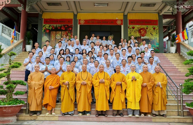 Lưu niệm cùng chư tôn đức Lưu niệm cùng chư tôn đức
