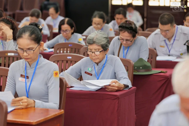 Đề thi gồm 30 câu trắc nghiệm và 2 câu tự luận Đề thi gồm 30 câu trắc nghiệm và 2 câu tự luận