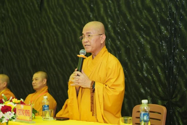 Thượng tọa Thích Quảng Hiền phát biểu chứng minh