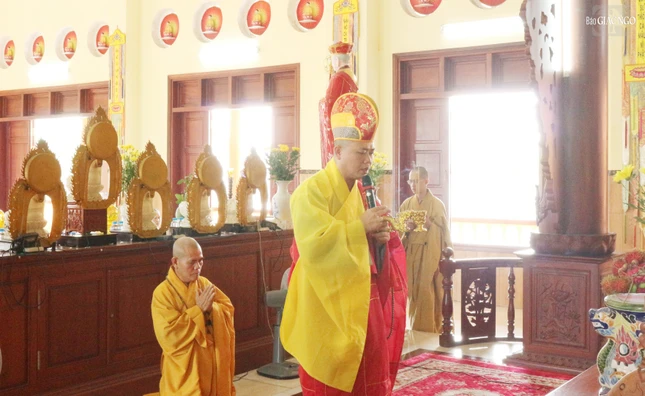 Khóa lễ cúng ngọ