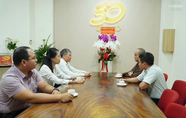 Buổi thăm, chúc mừng tại trụ sở tòa soạn